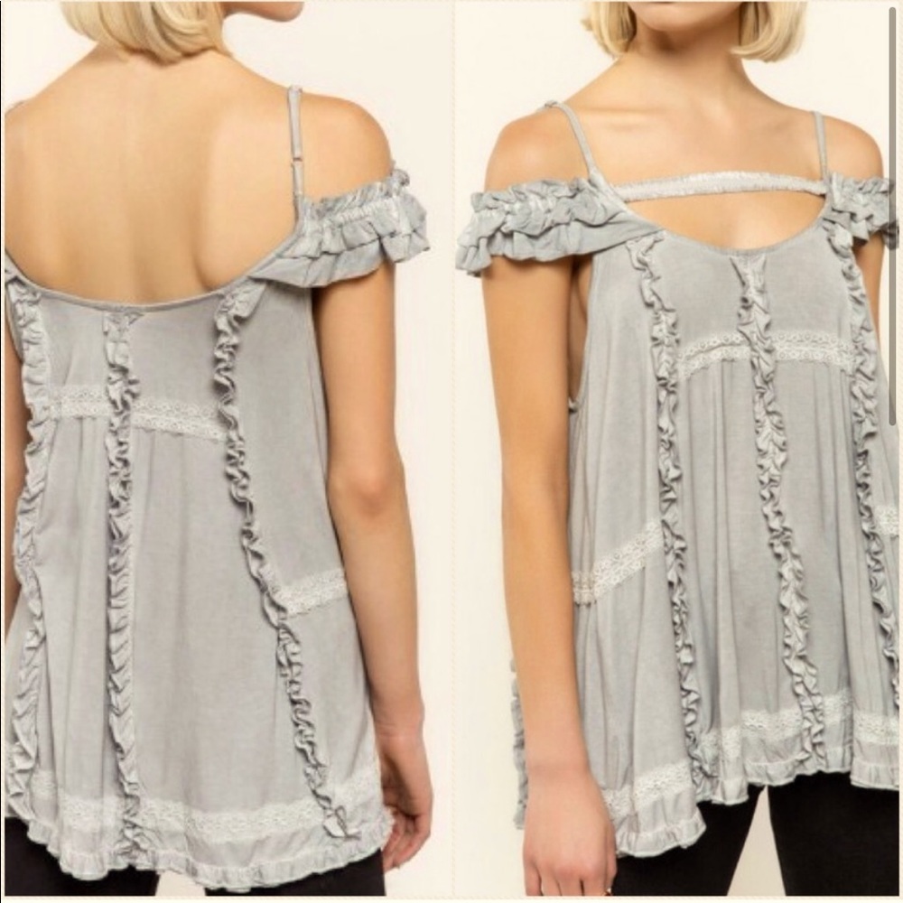 LAST ONE • POL DOVE GRAY RUFFLE COLD SHOULDER TOP - Picture 4 of 6